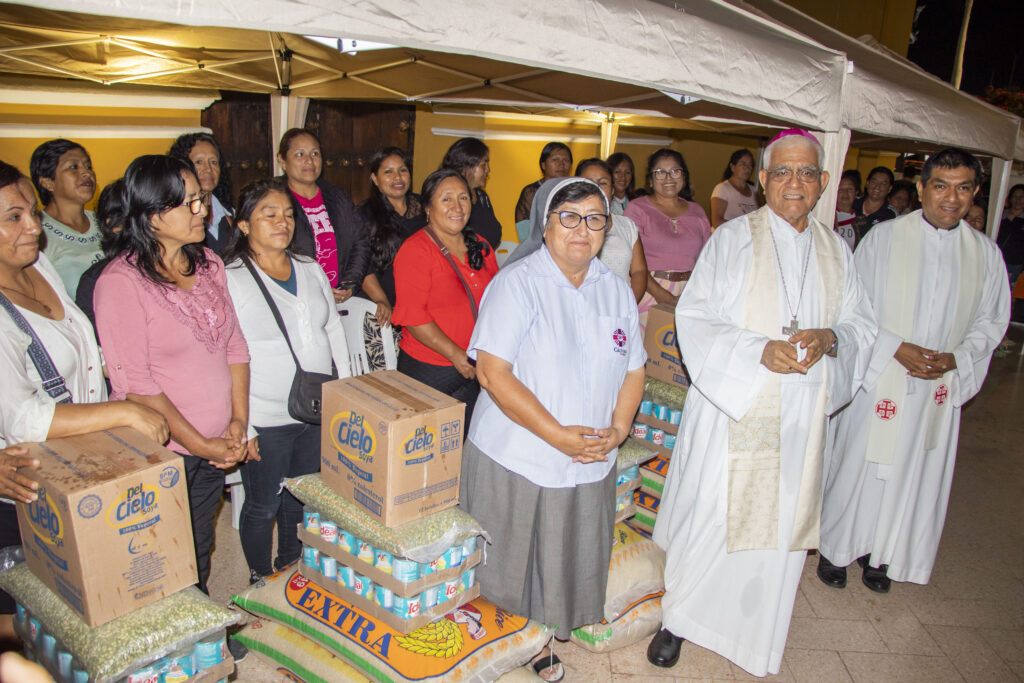 Obras Misionales Pontificias, Arzobispado de Trujillo y Cáritas Trujillo donan víveres a 10 ollas comunes