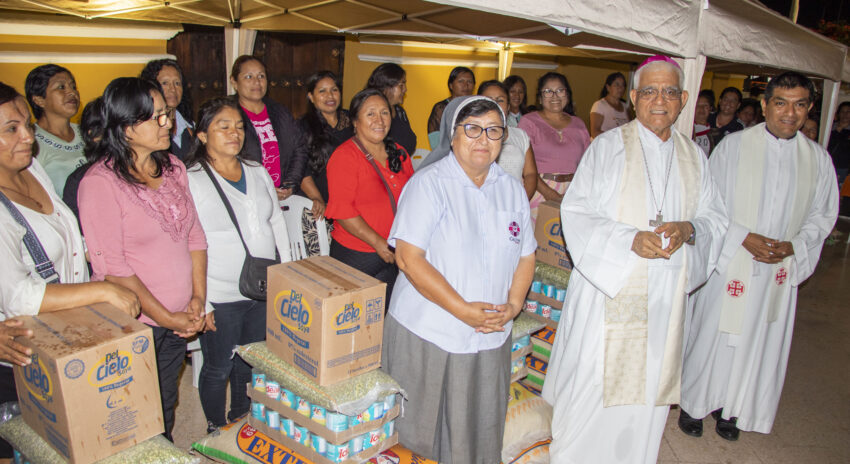 Obras Misionales Pontificias, Arzobispado de Trujillo y Cáritas Trujillo donan víveres a 10 ollas comunes