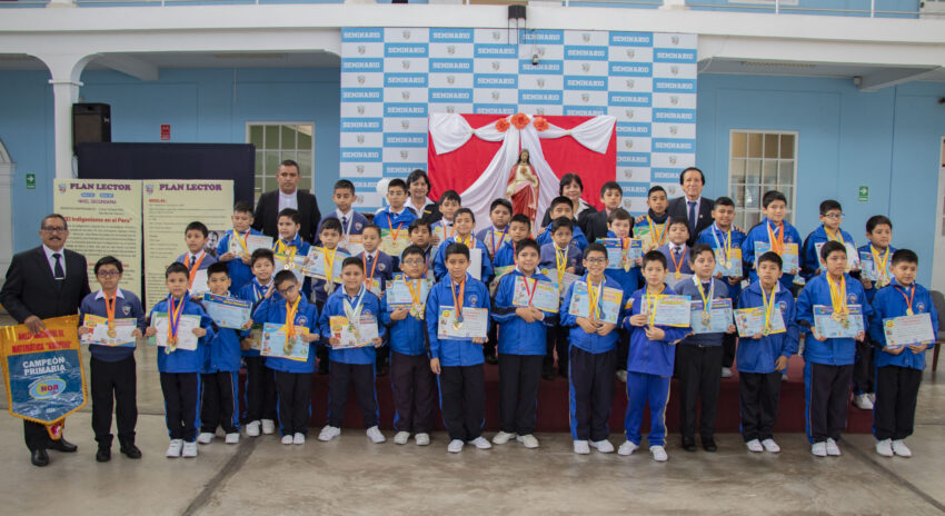 Alumnos del Colegio Seminario San Carlos y San Marcelo ganan concursos de matemáticas