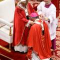 Papa León XIV entrega el palio arzobispal a Mons. Alfredo Vizcarra
